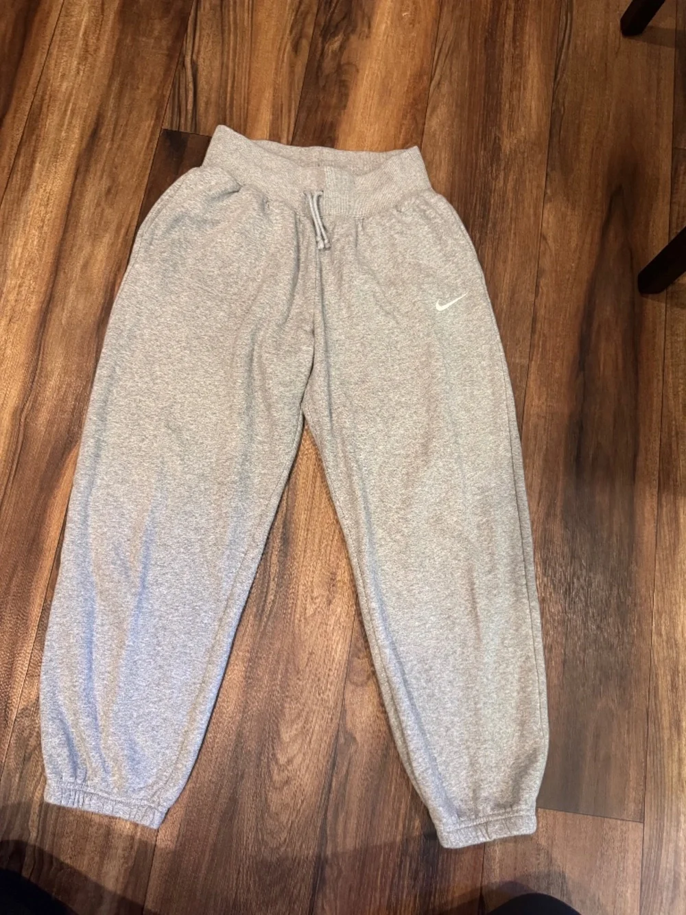 Nike Women’s Grey Fleece Jogger Sweatpants Small